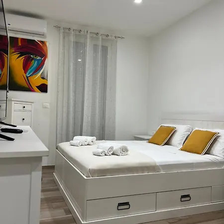 Del Centro アパート