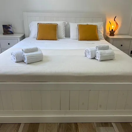 Del Centro アパート